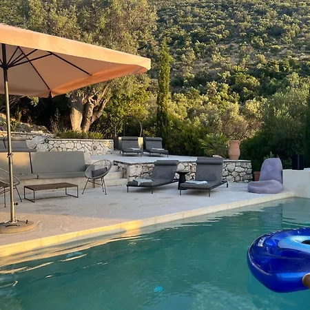 Луксозна вила Arkoudi - Enjoy Panoramic Ocean Views From A Serene Mountain Setting Сивота
